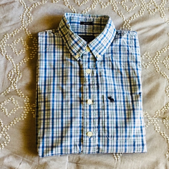 Like new A&F shirt - Picture 3 of 6